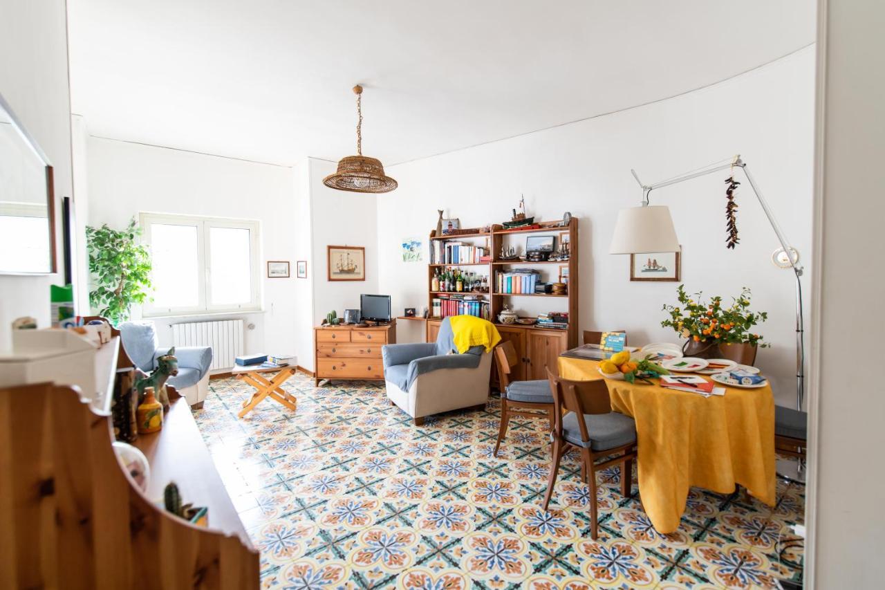 Virginia's Guest House Sorrente Extérieur photo