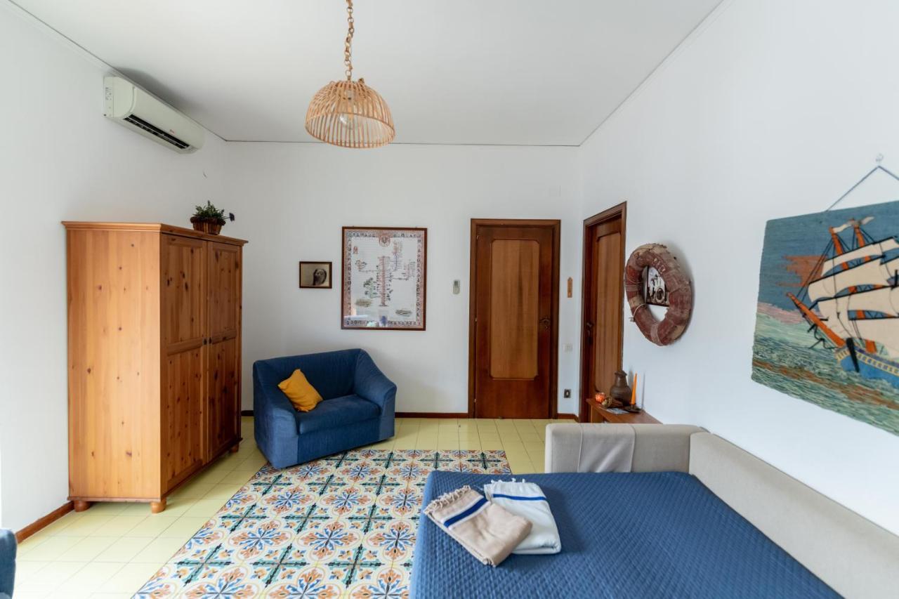 Virginia's Guest House Sorrente Extérieur photo