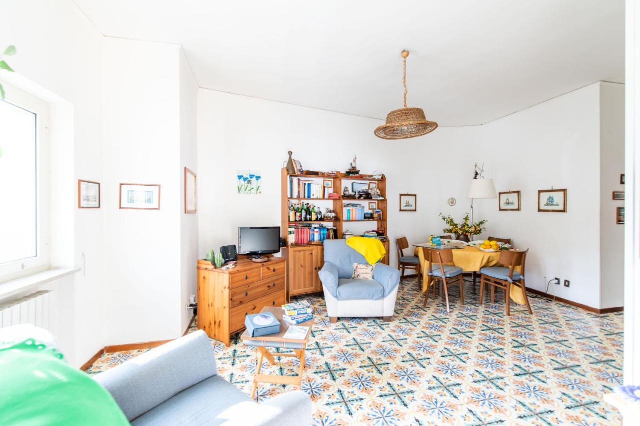 Virginia's Guest House Sorrente Extérieur photo